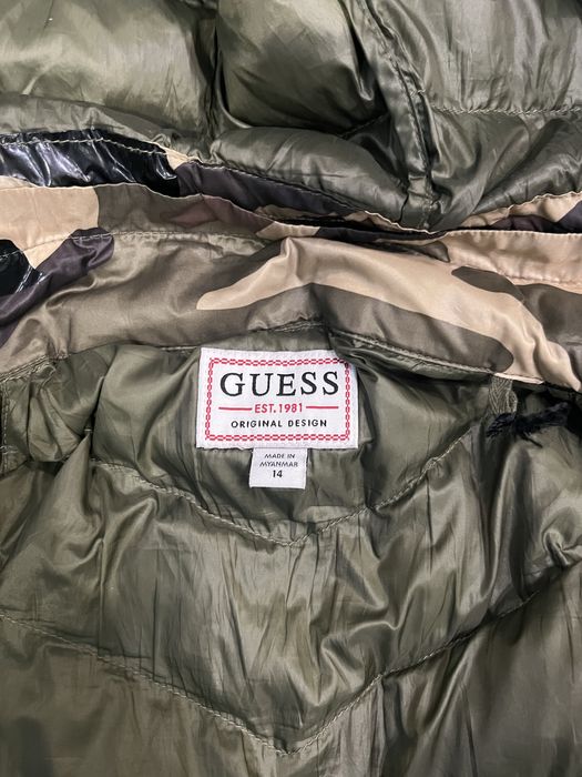 Яке на Guess 14г.