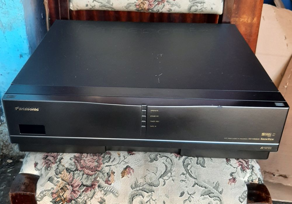 Vând videorecorder panasonic stereo nv-hs800 în stare bună
