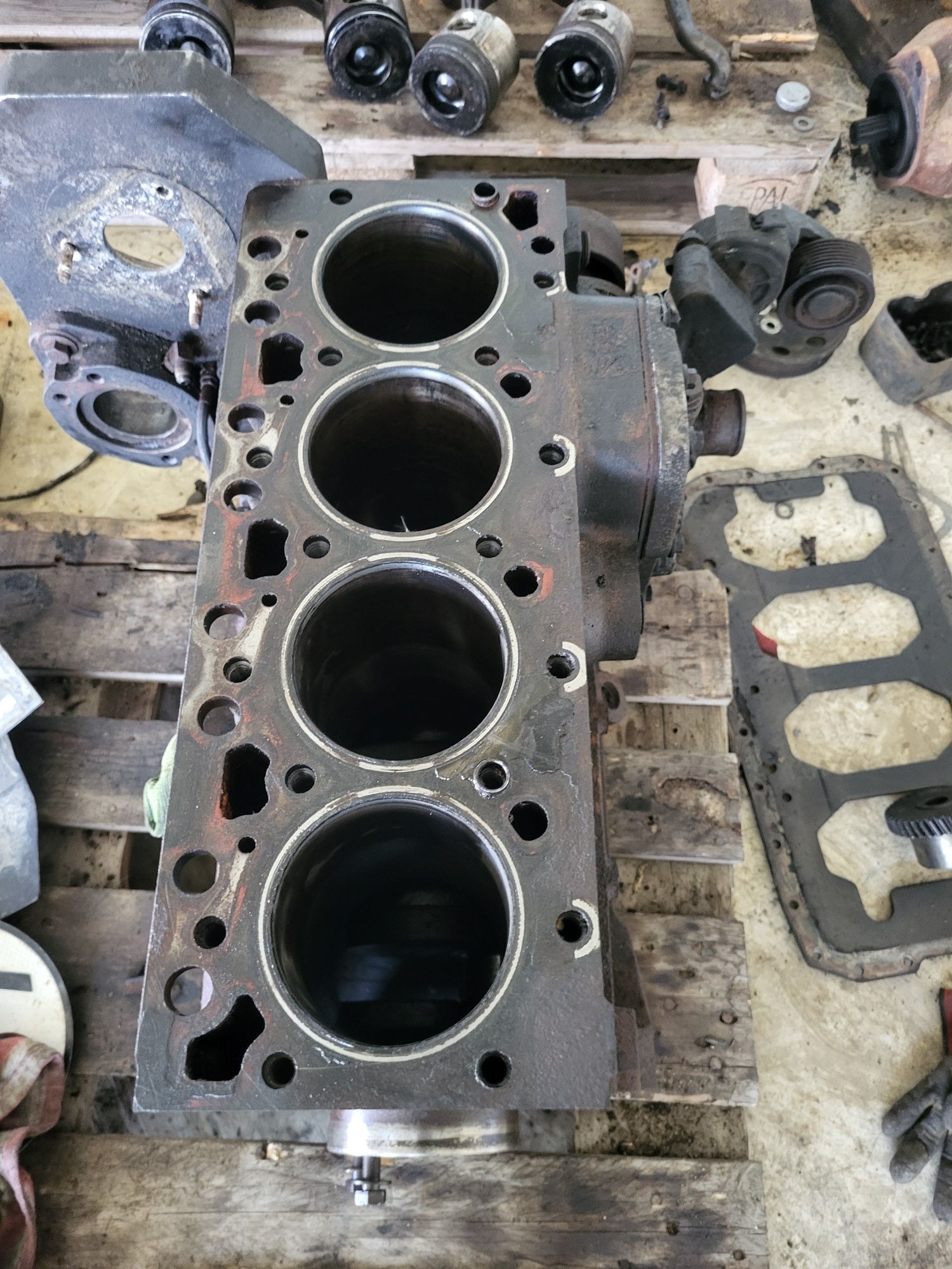 Motor cumins buldoexcavator case