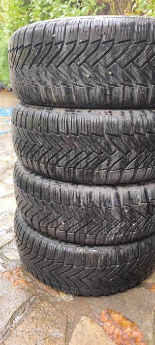 Продавам много запазени гуми Michelin Alpin 6