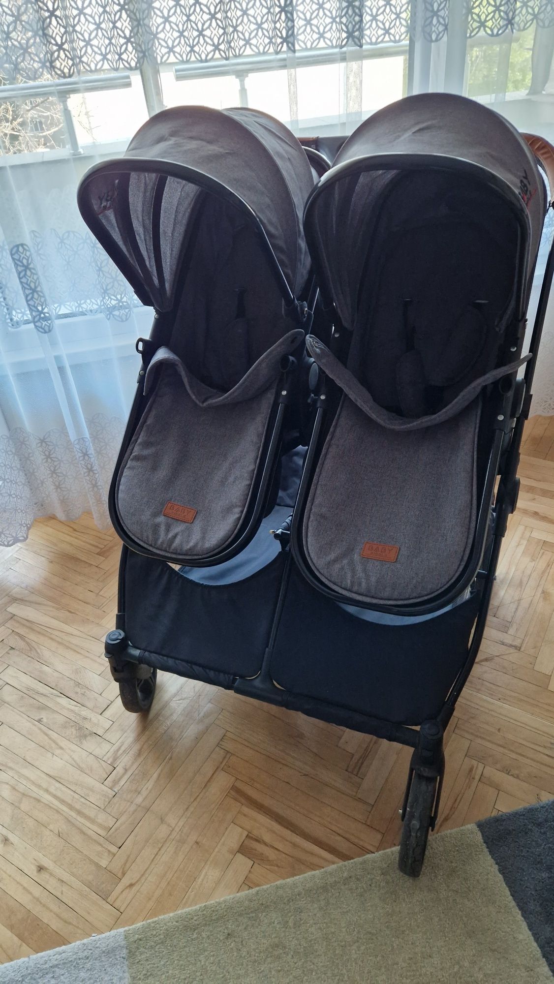 Бебешка количка за близнаци Baby giggle duet practick