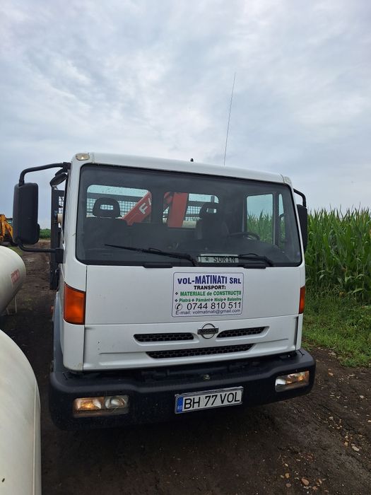 Vând camion basculabil cu macara