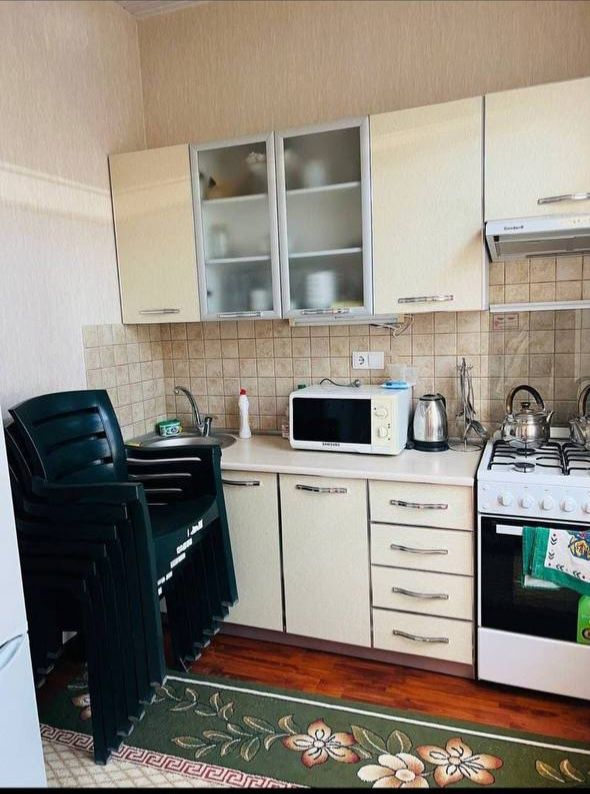 Parkent tumani Nilufar bekatida dala hovli