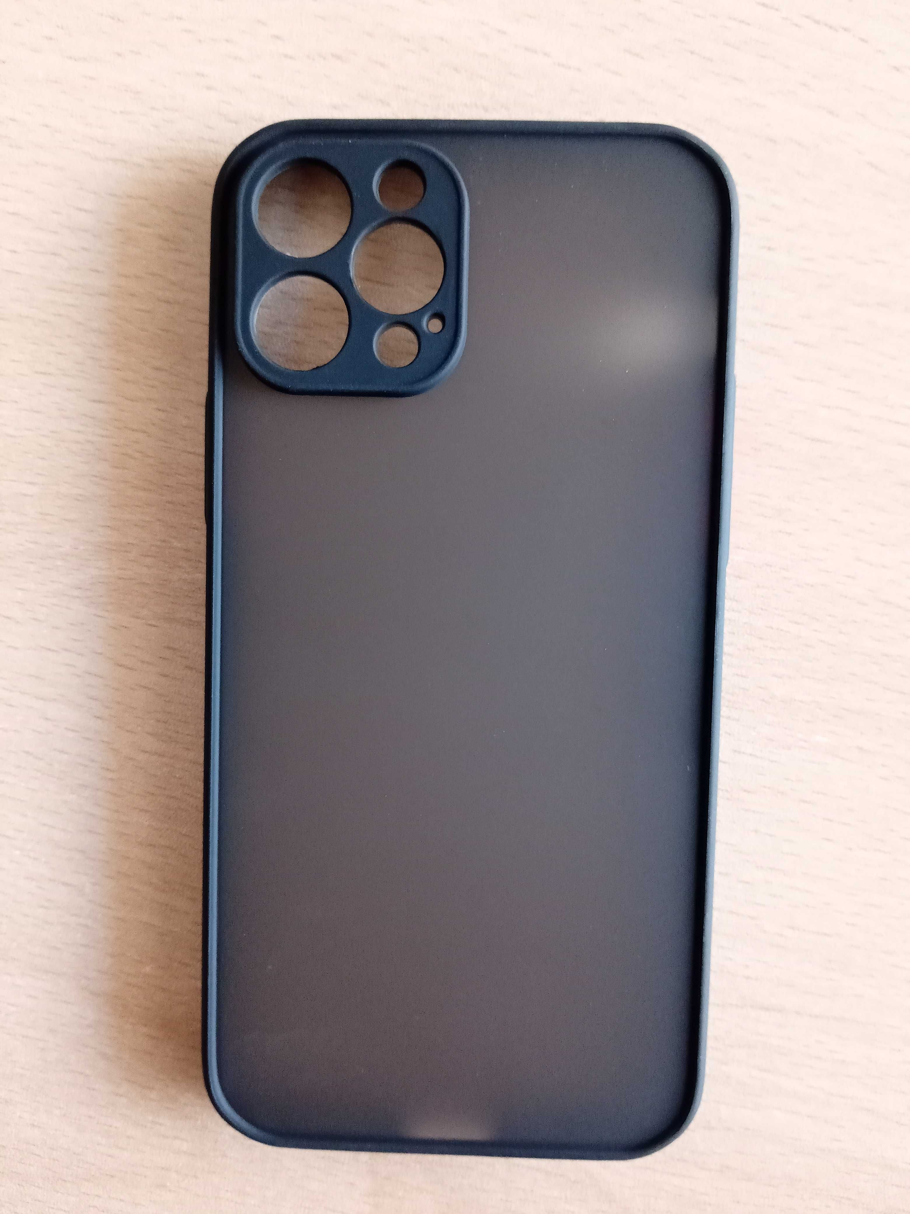 Продавам силиконов гръб и стъклен протектор за iPhone 12Pro