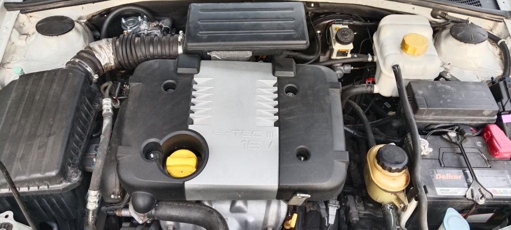 Lasetti 1.8 sotiladi
