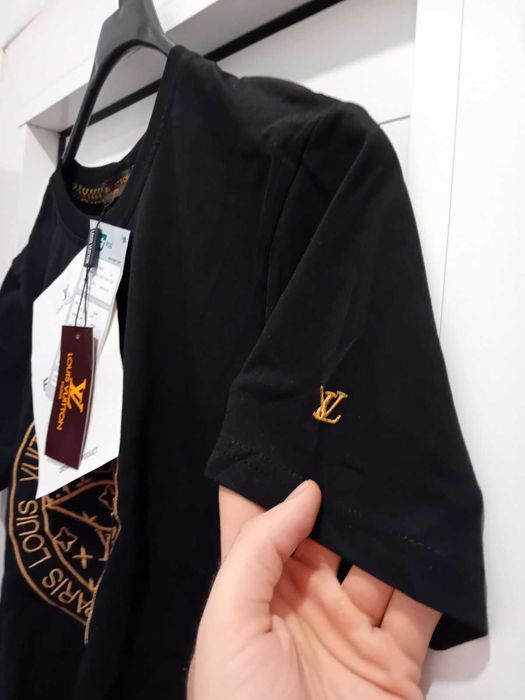 Чисто нова оригинална тениска Louis Vuitton