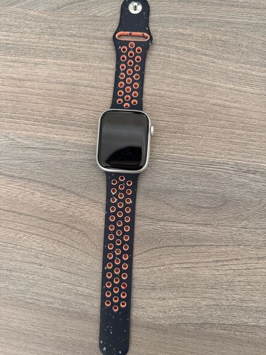 Продам apple watch 9