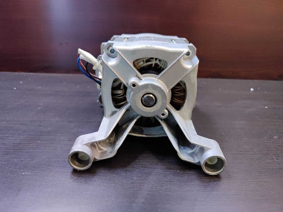 motor 3 pini Masina de spalat Electrolux PerfectCare600 / C138
