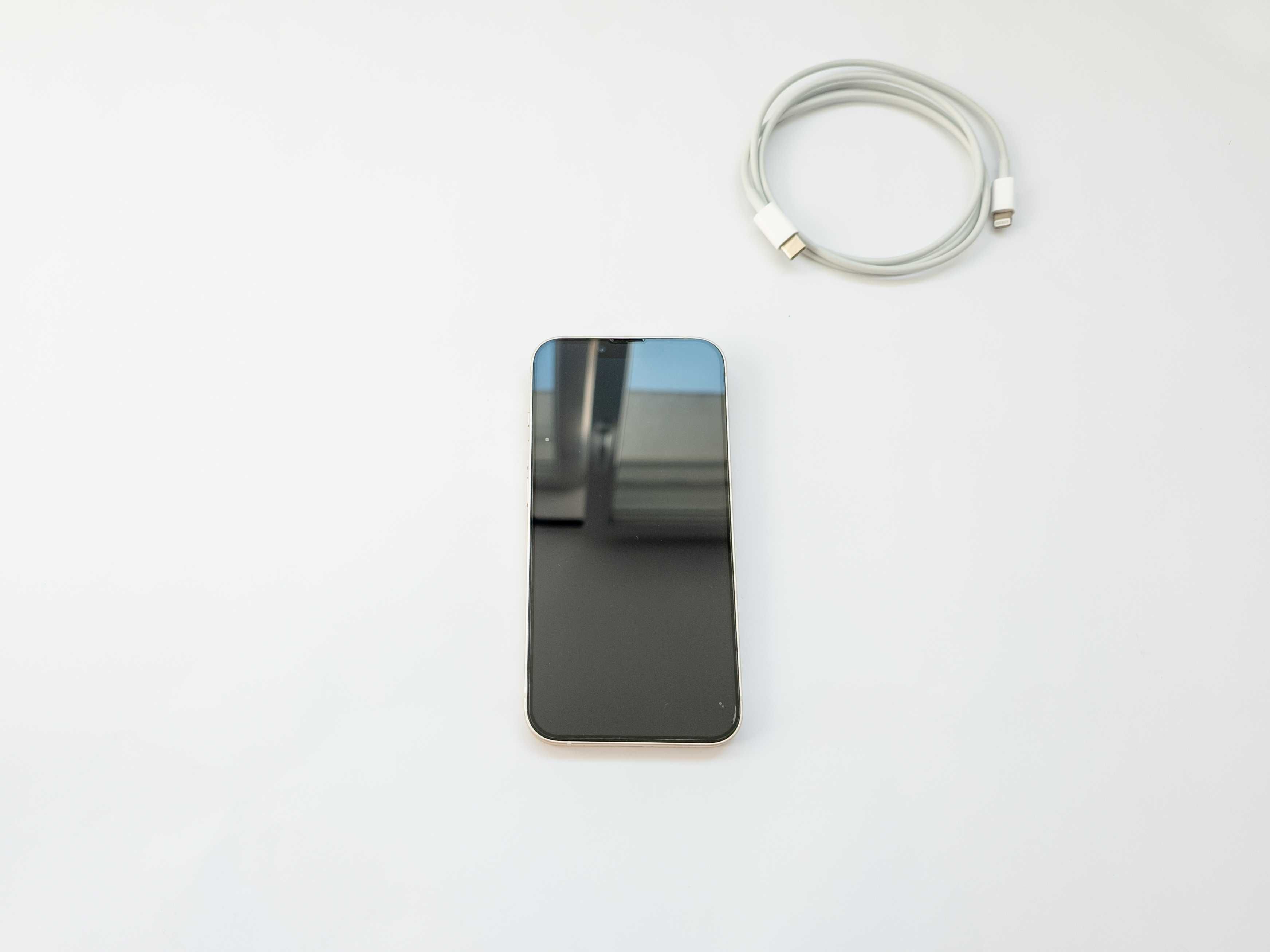 iPhone 14 128GB Starlight (бял)