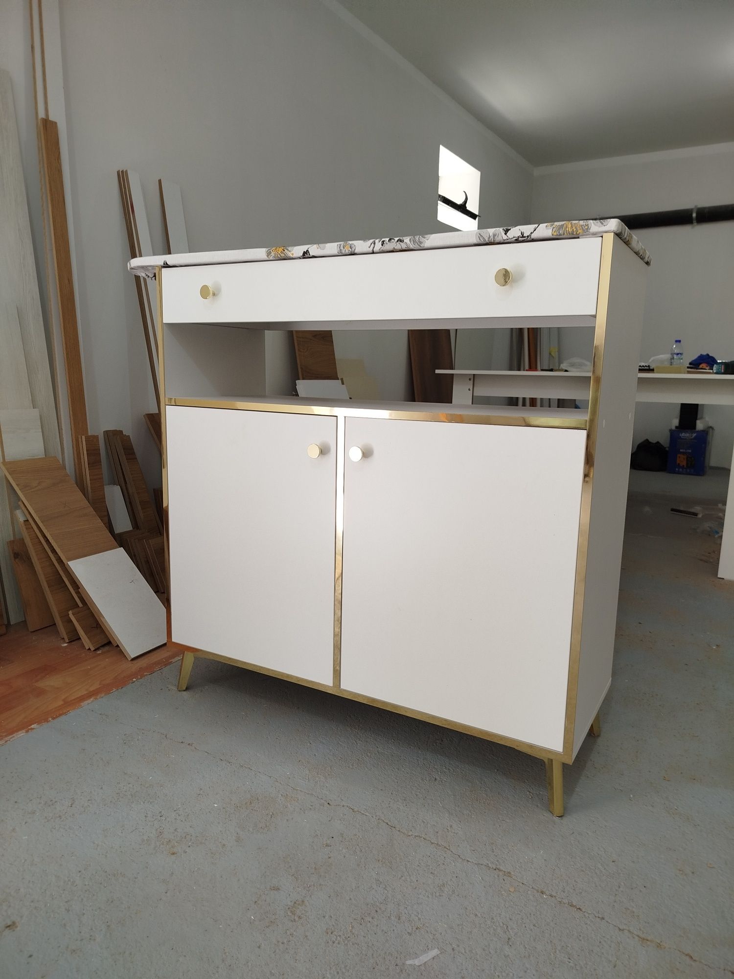 Dazmol stoli materiali MDF