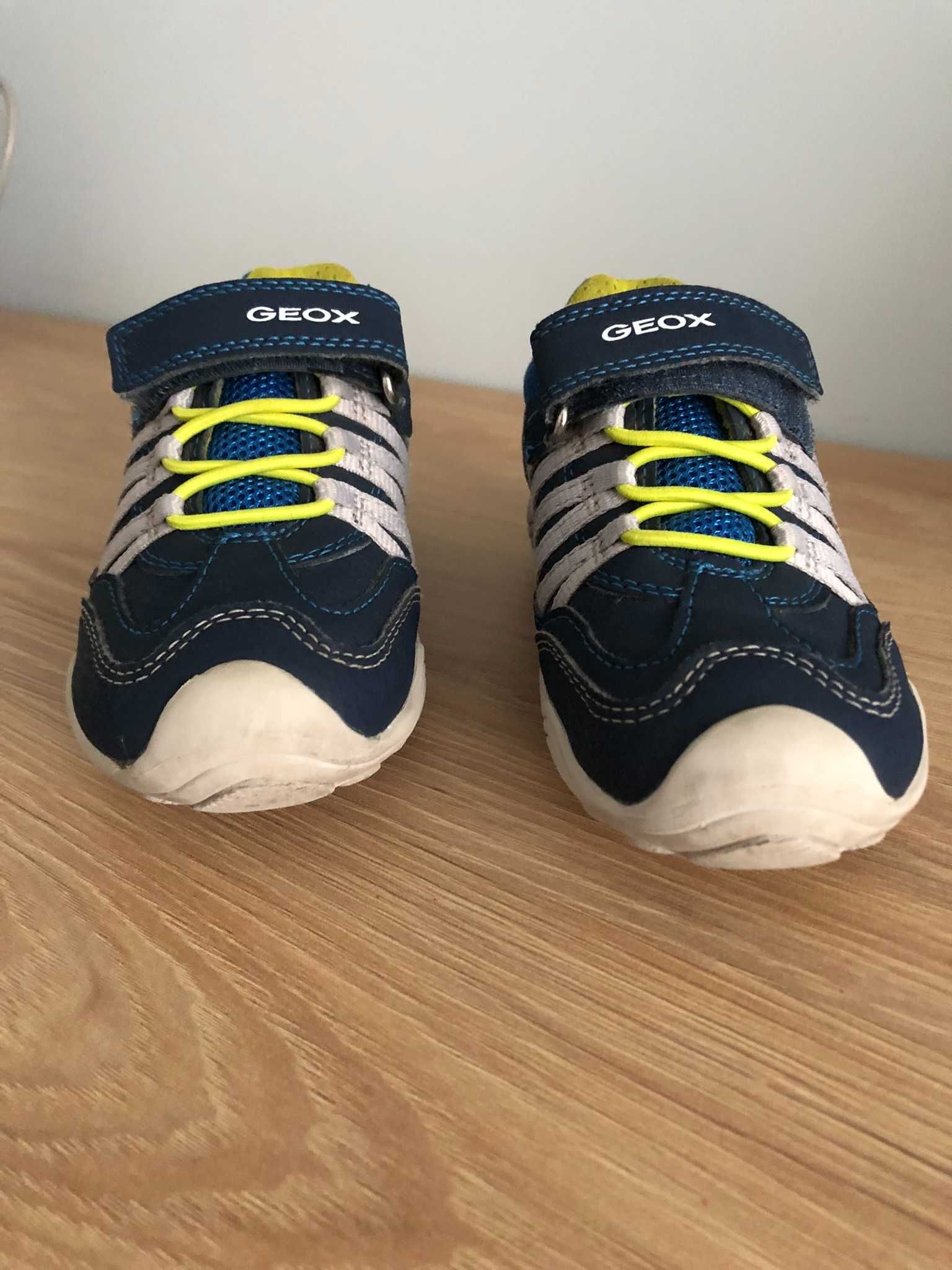 Vand 1 pereche incaltaminte sport GEOX nr. 28 culoare Navy/Lime