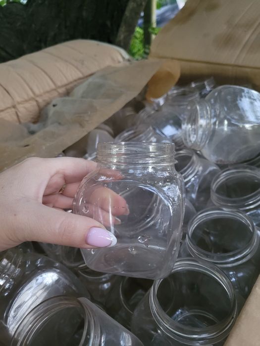 Пластиковые баночки