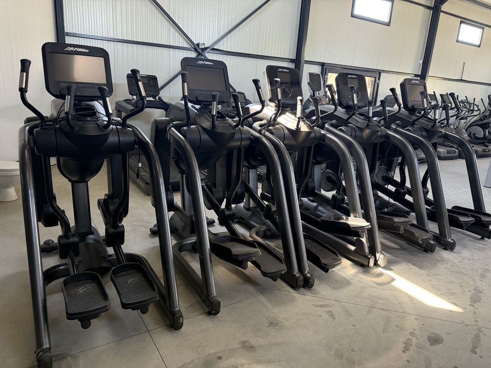 Life Fitness Flexstrider SE internet tv si S1