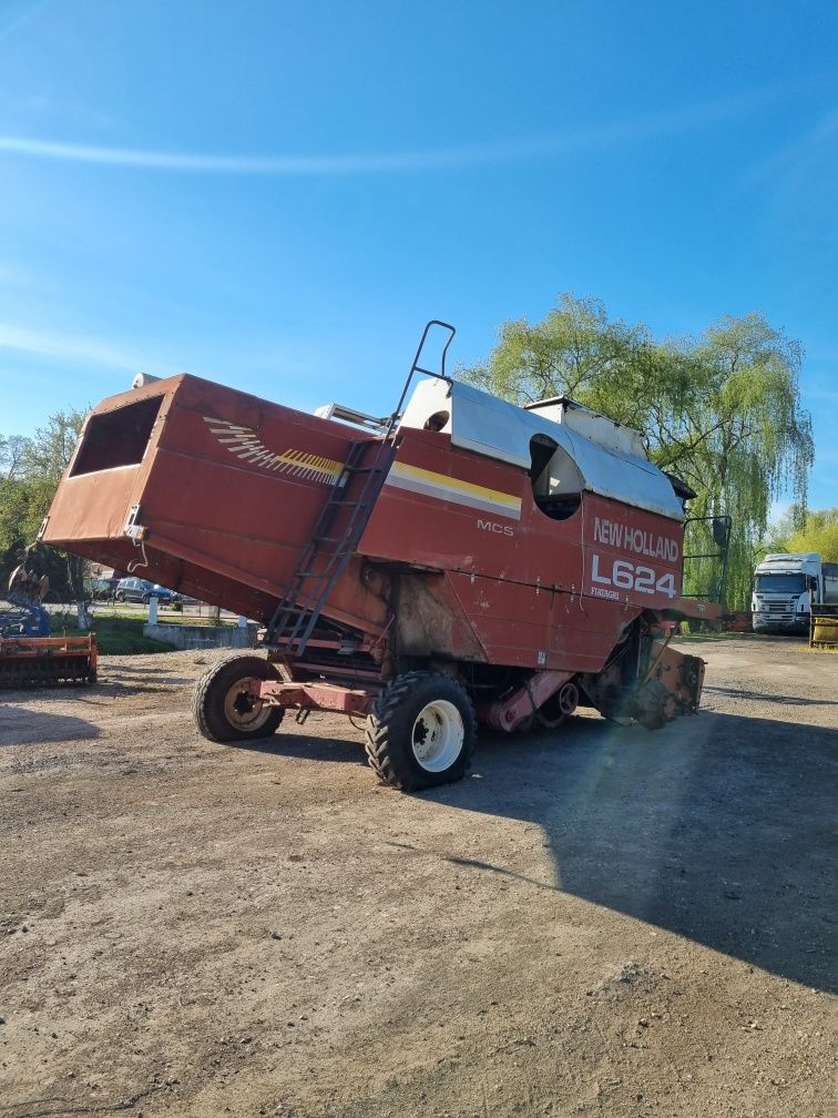 Dezmembram combina New Holland/Laverda 624 MCS