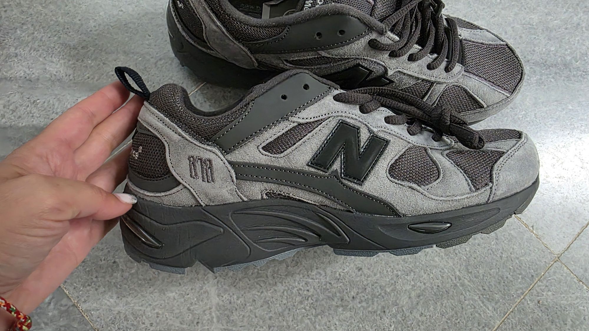 Маратонки New Balance, номер 40