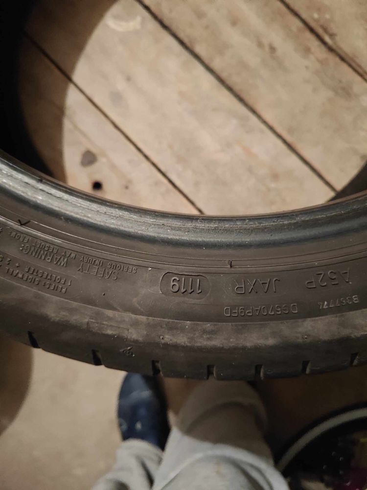 Гуми Dunlop 245/40/18