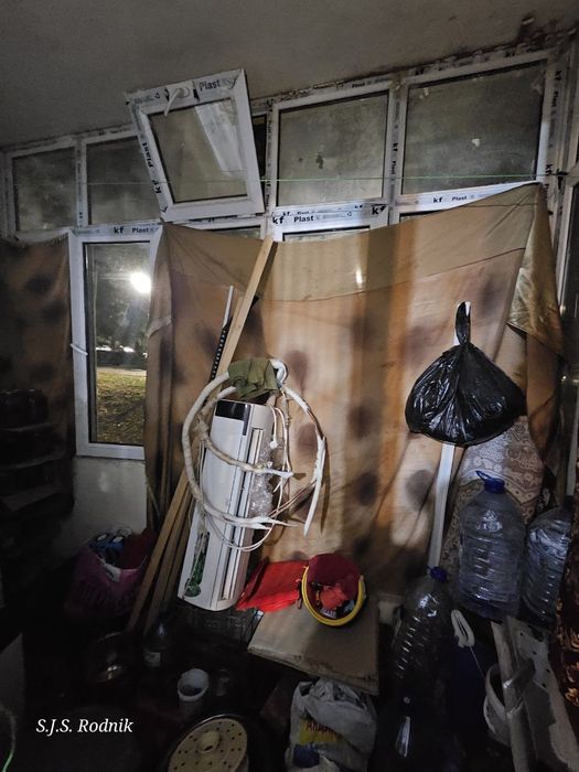 Метро. БИЙ .Художник. 2/1/5.  48м2.