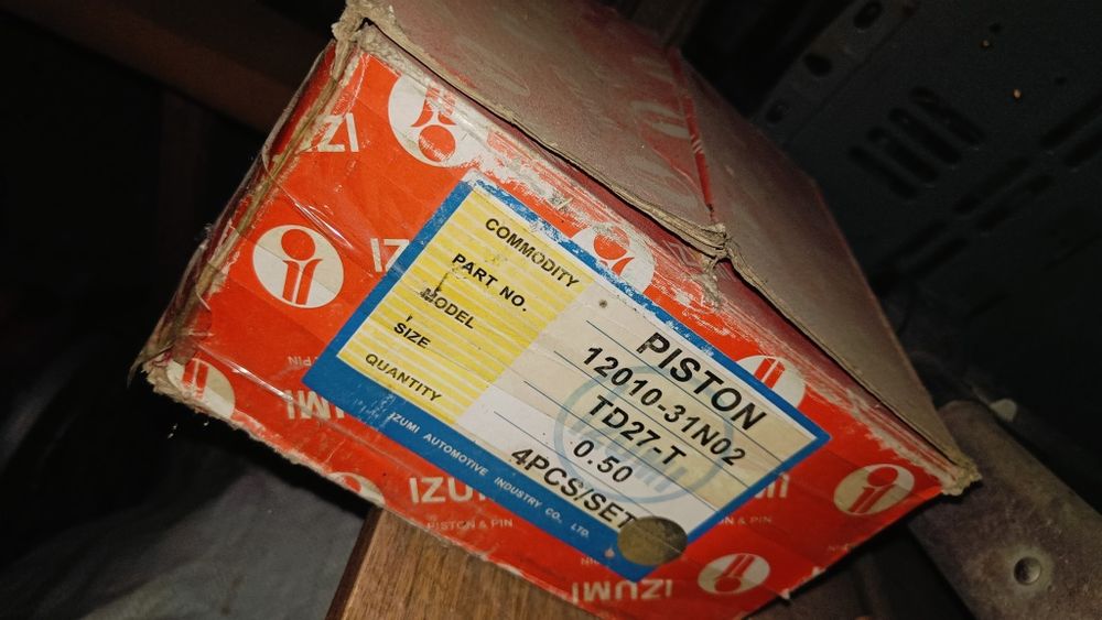 Поршен на Ниссан Террано