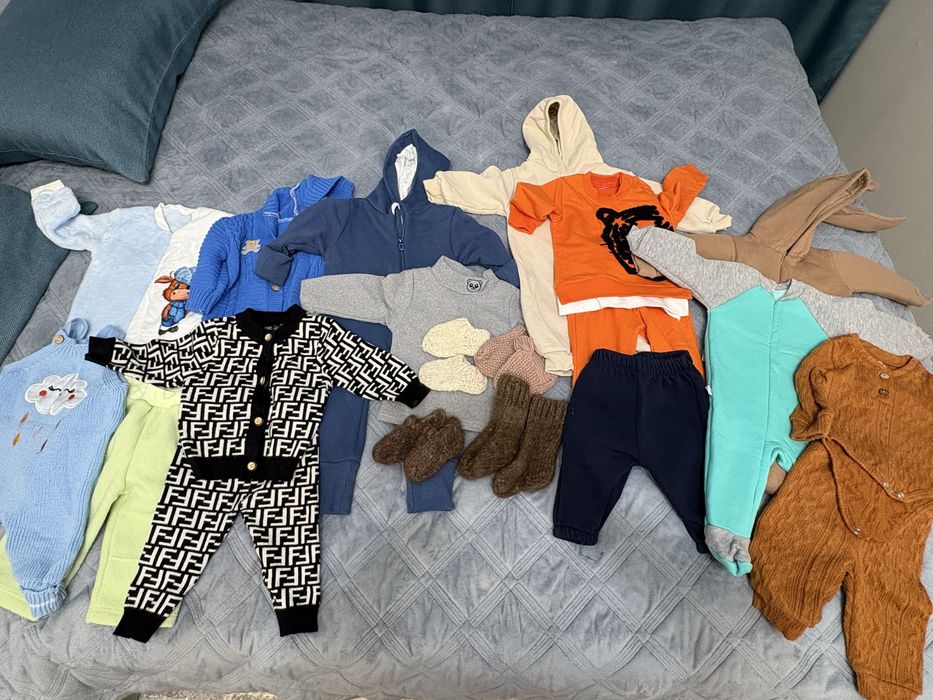 Продам теплые вещи. Размер 68-74. За все 5 тыс.