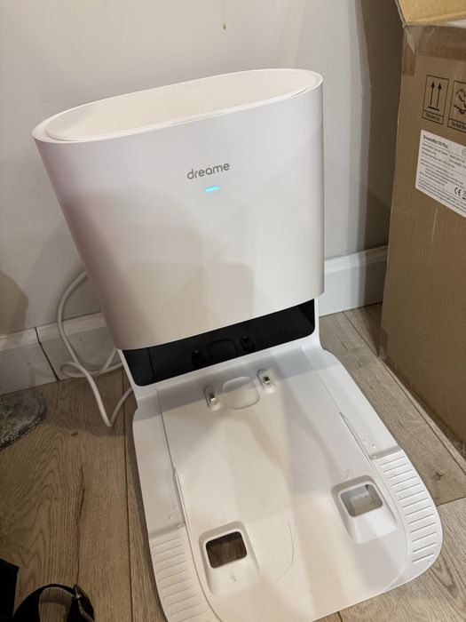 Робот пылесос в отличном состояний пылесос для сузой и влажной уборки