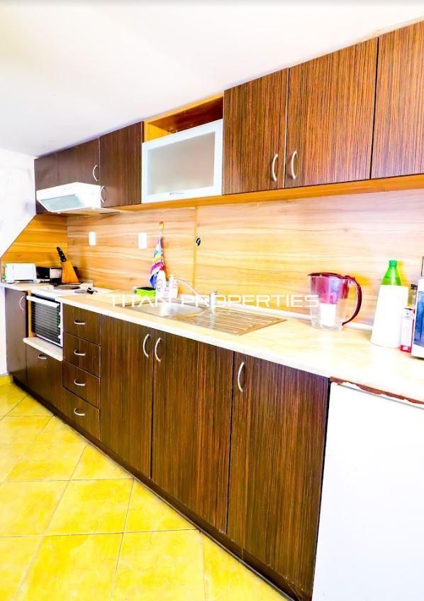 Дава се под наем Етаж от къща в Варна, Център - 30 кв.м за 250 € - Снимка #4