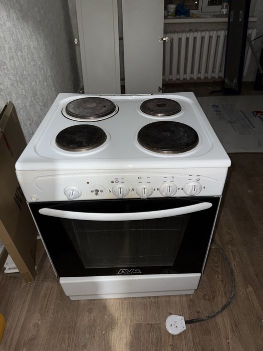 продам электрическую плиту с духовкой