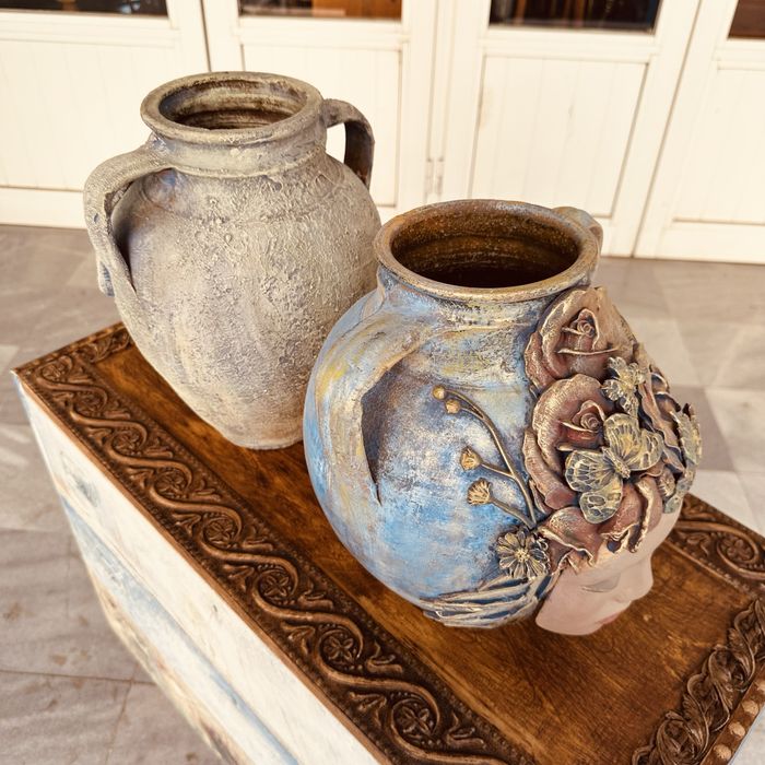 Декоративни керамични вази – женски лица, арт дизайн