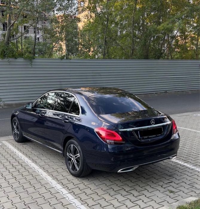 Mercedes C220 D 4MATIC Limuzina.