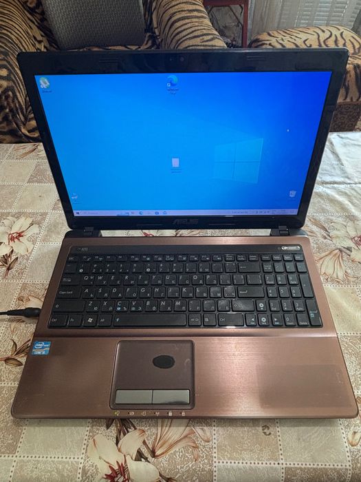 Прадавам Лаптоп Asus K53s