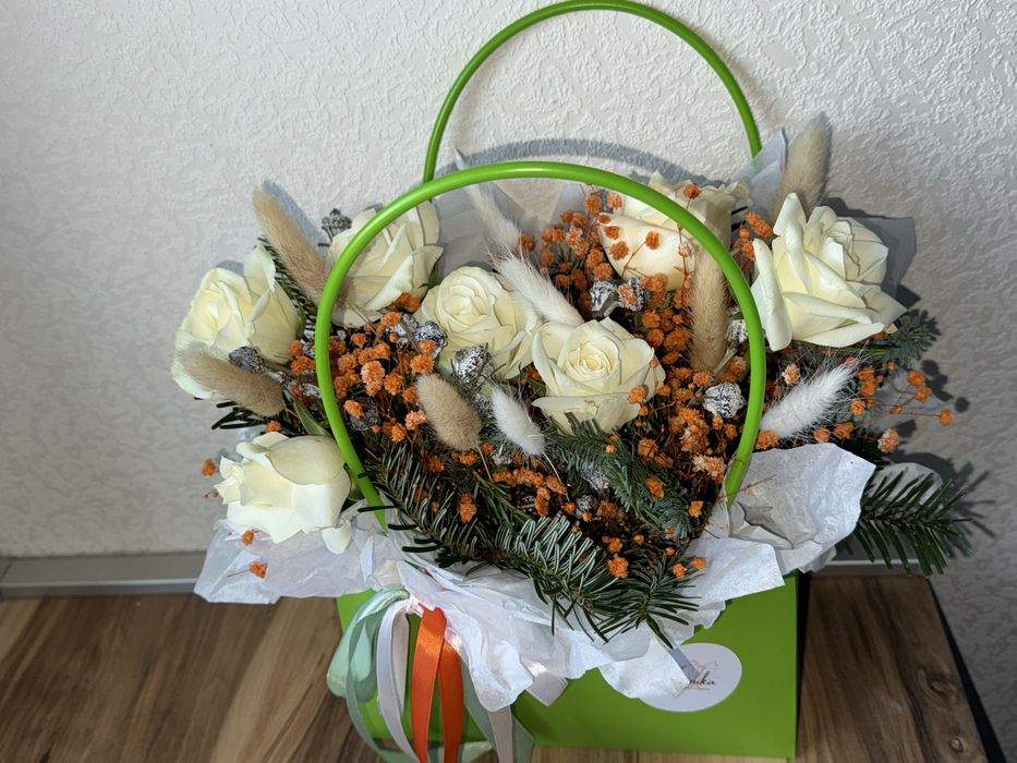 Цветы в корзине, очень в хорошем качестве договорная цена