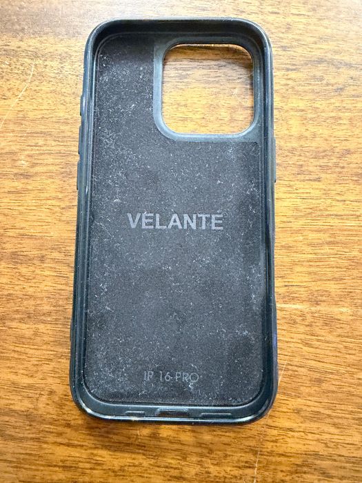 Vând husă Iphone 16 pro  Velante piele vițel model Justus