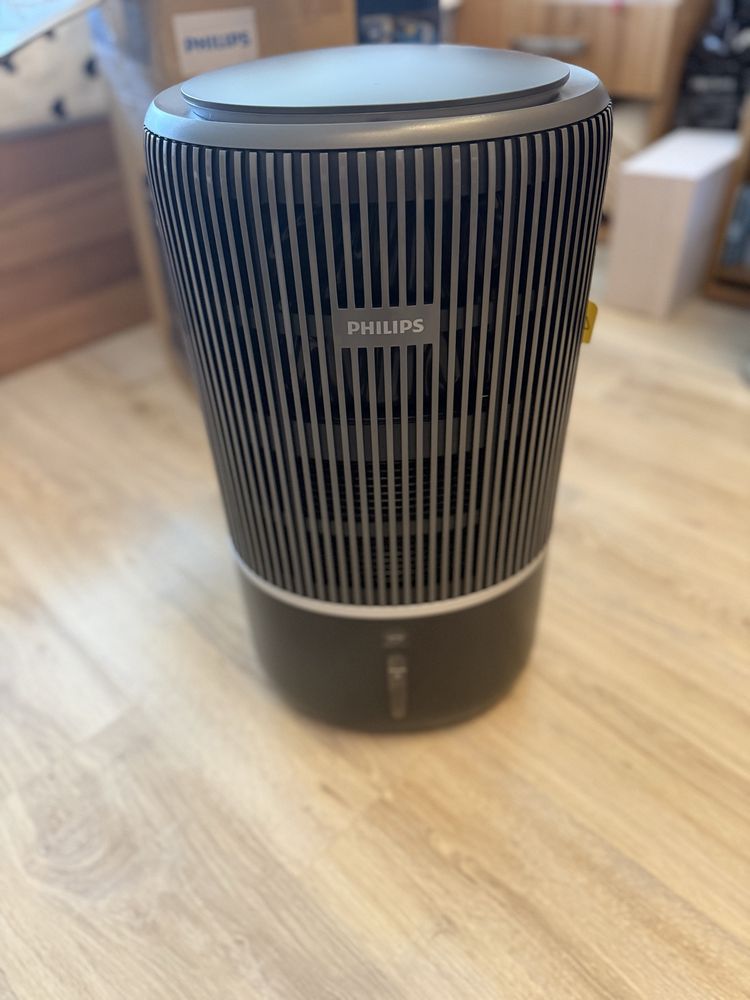 Продавам пречиствател и овлажнител за въздух 2в1 - Philips AC3421/13