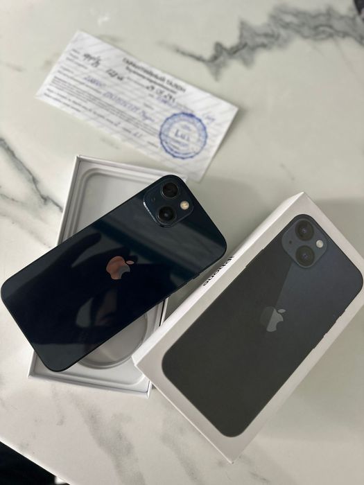 Продам Айфон 13 в хорошем состояние