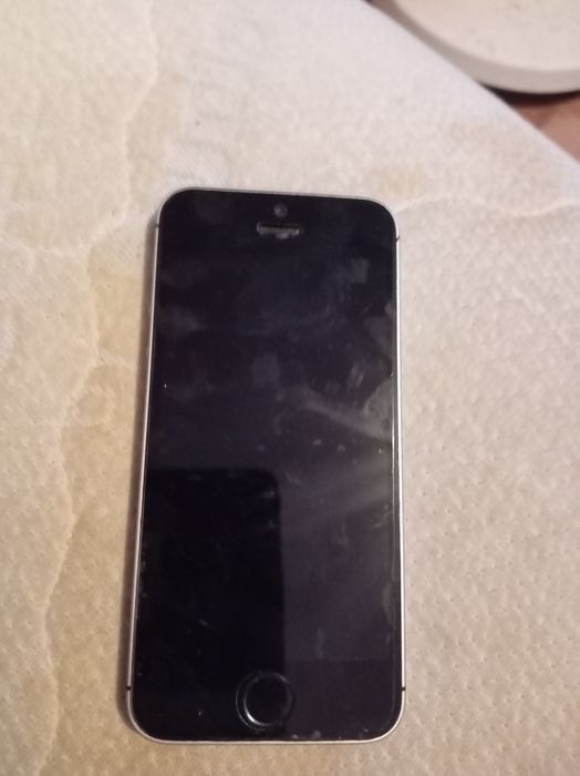 Продам iPhone S.E