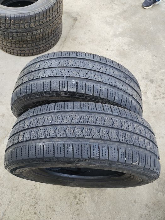 Продается шины зимние 235/65*R 16 c
