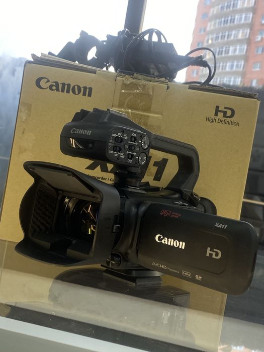 Видеокамера Canon XA11