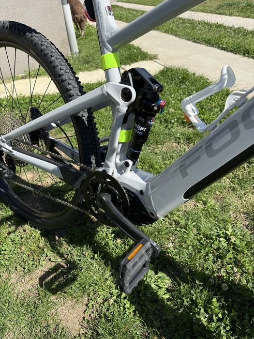 Bicicleta electrica FOCUS Throne 2