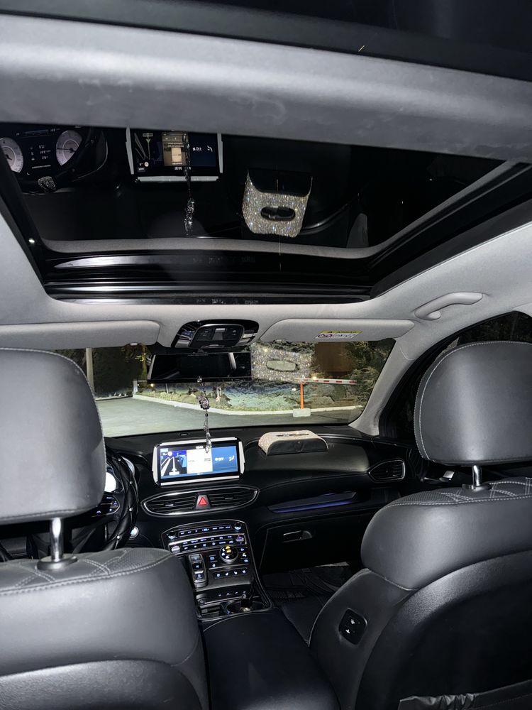 Срочно продаётся Иномарко Hyundai SANTAFE 3.5 2021
