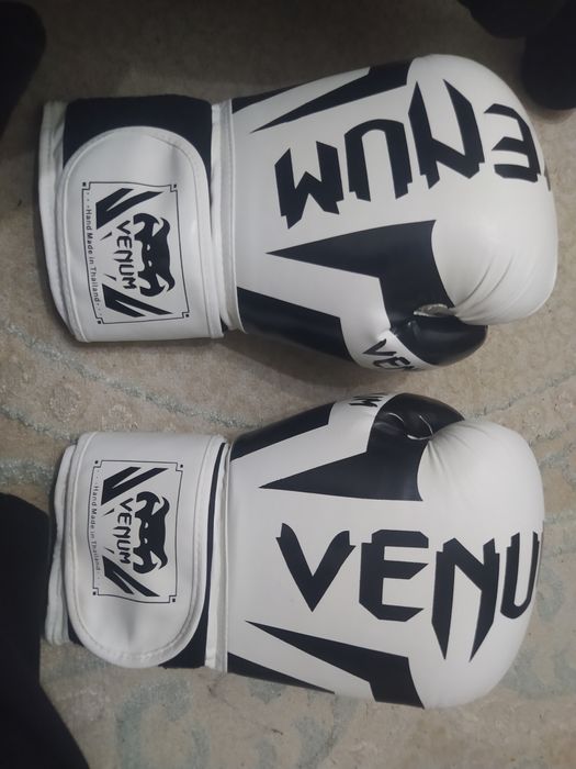 Бокс перчатки веном