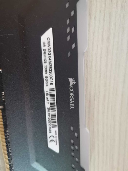 Vand sursa Corsair  RM550X + 16 Gb Ram
