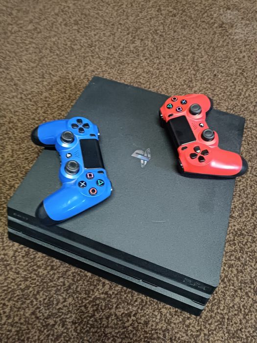 Продаеться PS 4 Pro