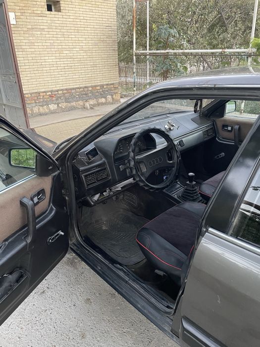 Audi 100 C3  sotiladi srochna 1990 yil Narxini yana kelishamiz .