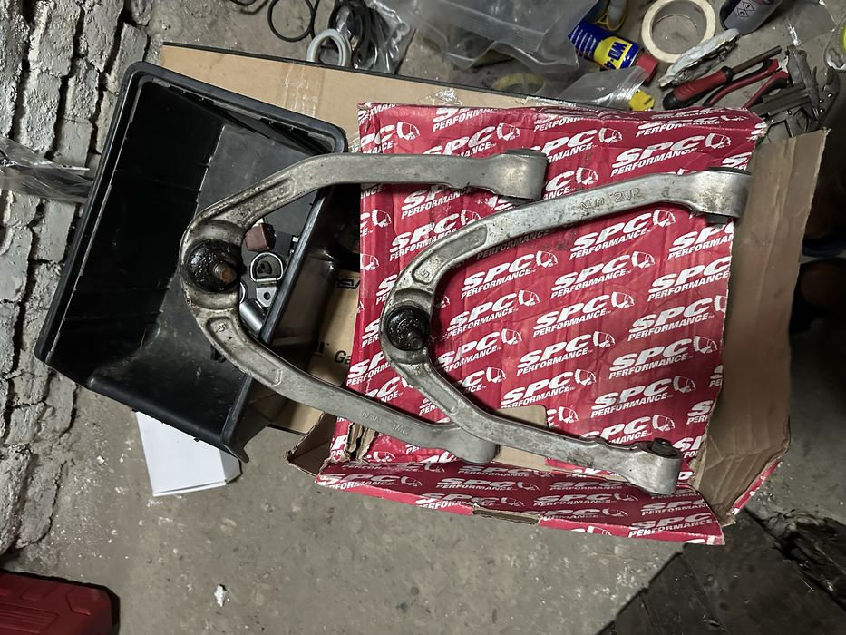 Предни Горни Носачи за Nissan 350z 2003-2007