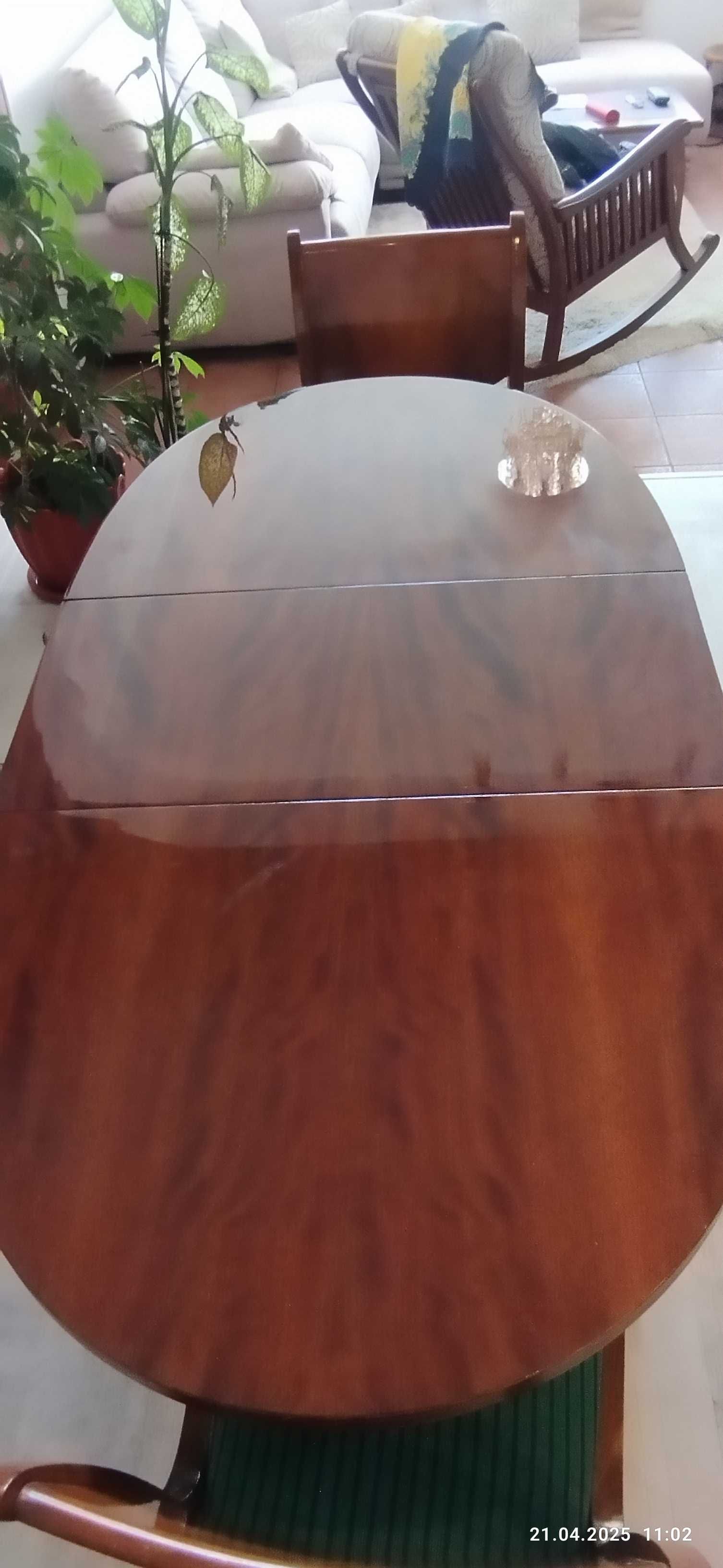 Продавам. Трапезна маса разтегателна.