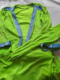 Продам женские халаты в хорошем состоянии длинные 46-48 размер