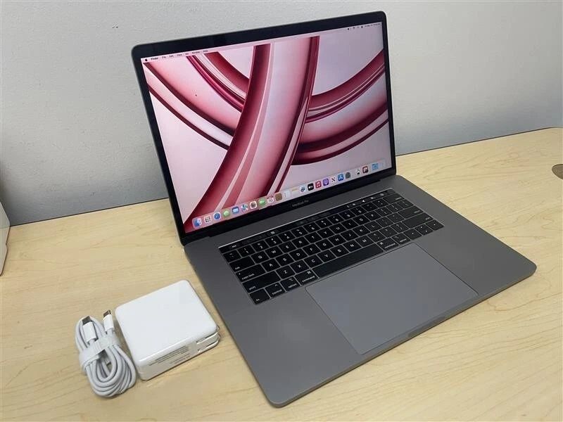 MacBook Pro 15 inch 512 GB