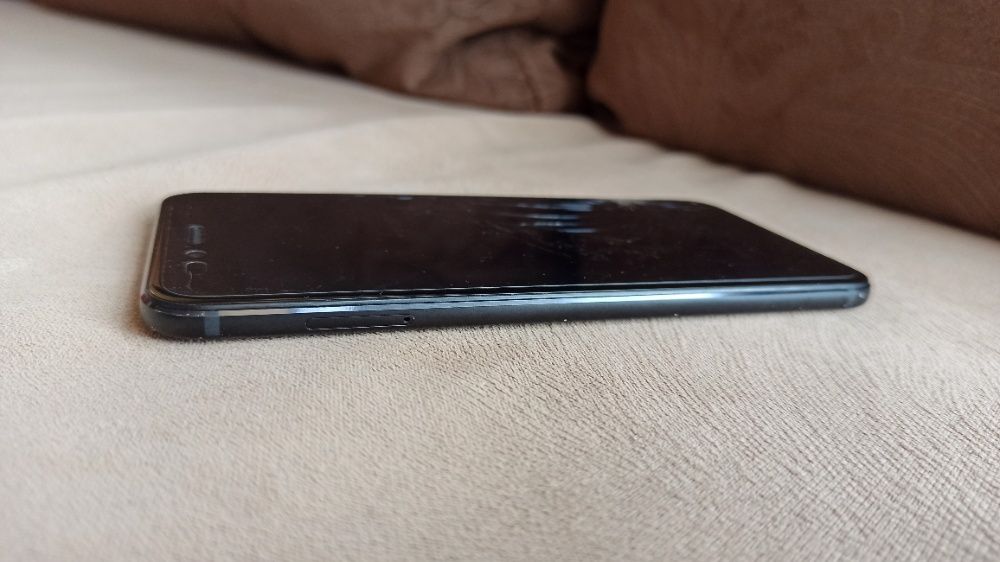 Xiaomi Mi A1, черен, 32 GB, 4GB Ram, Global Version, напукан дисплей