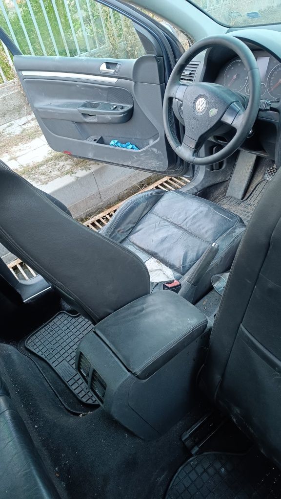 Продавам Голф 5  2.0tdi 140кс BKD 16V на ЧАСТИ