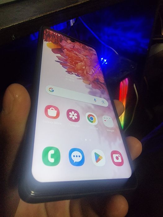 В продаже самсунг с20 фе