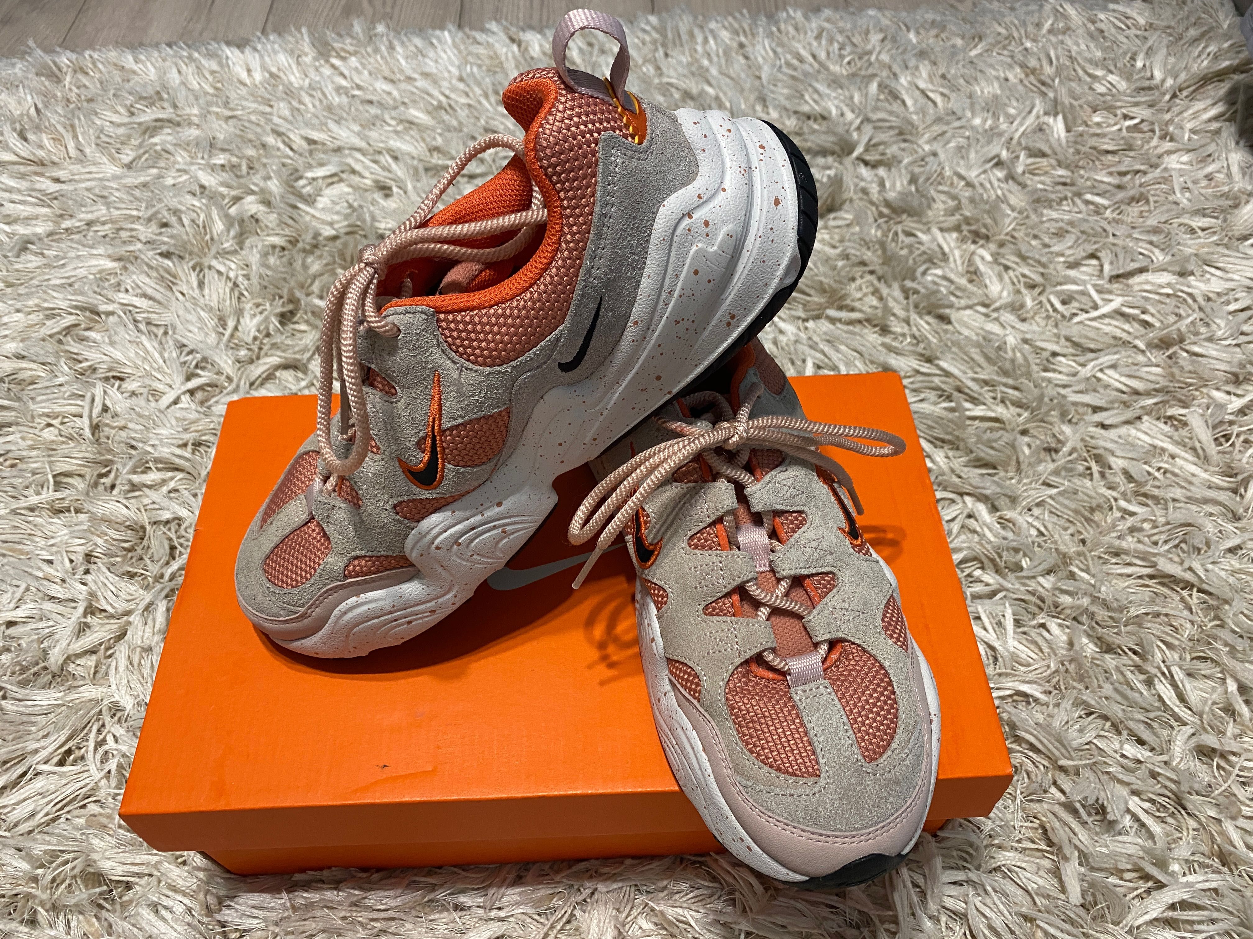Дамски маратонки NIKE размер 39